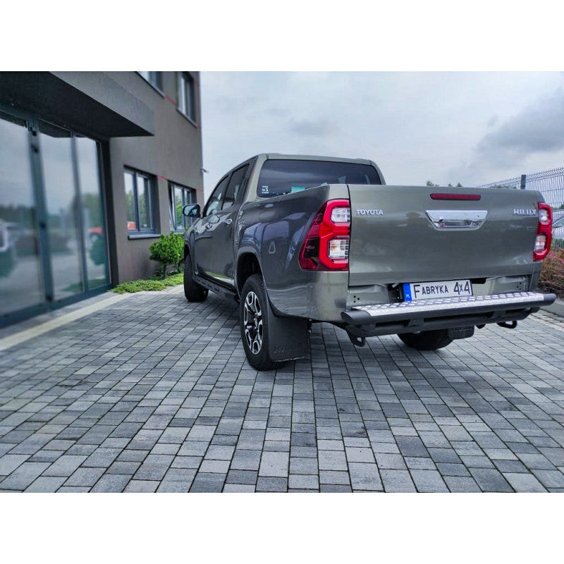Zderzak tył Profilowy Toyota Hilux Revo 2020-