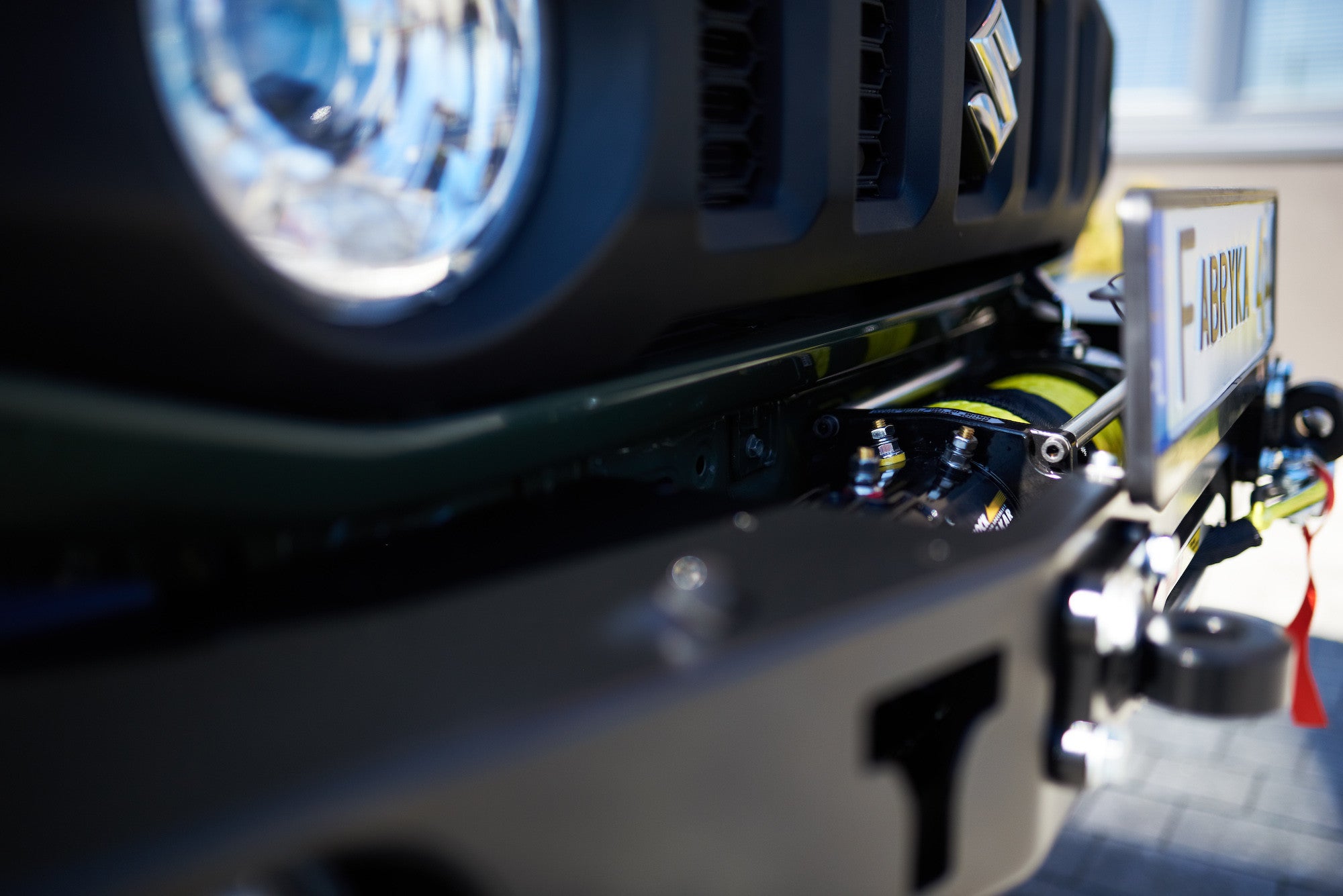Zderzak przód Suzki Jimny IV 2018-