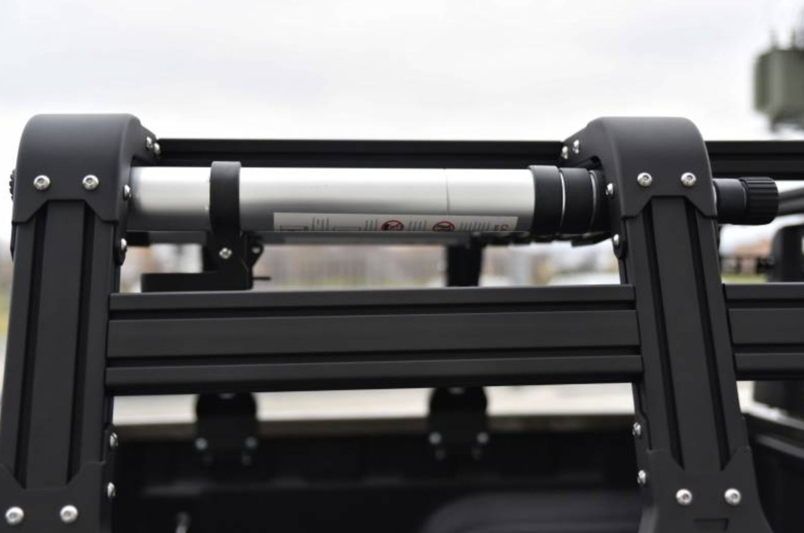Uchwyt drabiny + drabina teleskopowa 2,6m do bed rack Toyota HILUX REVO 2020-