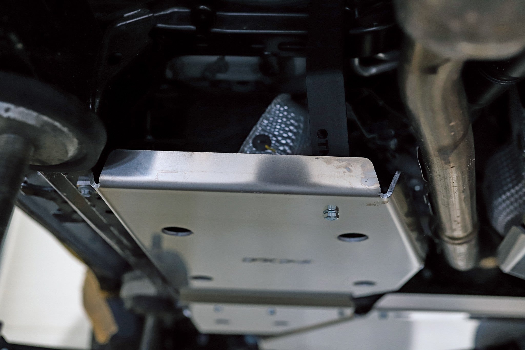Osłona reduktora i adblue Toyota LCJ250 2024-