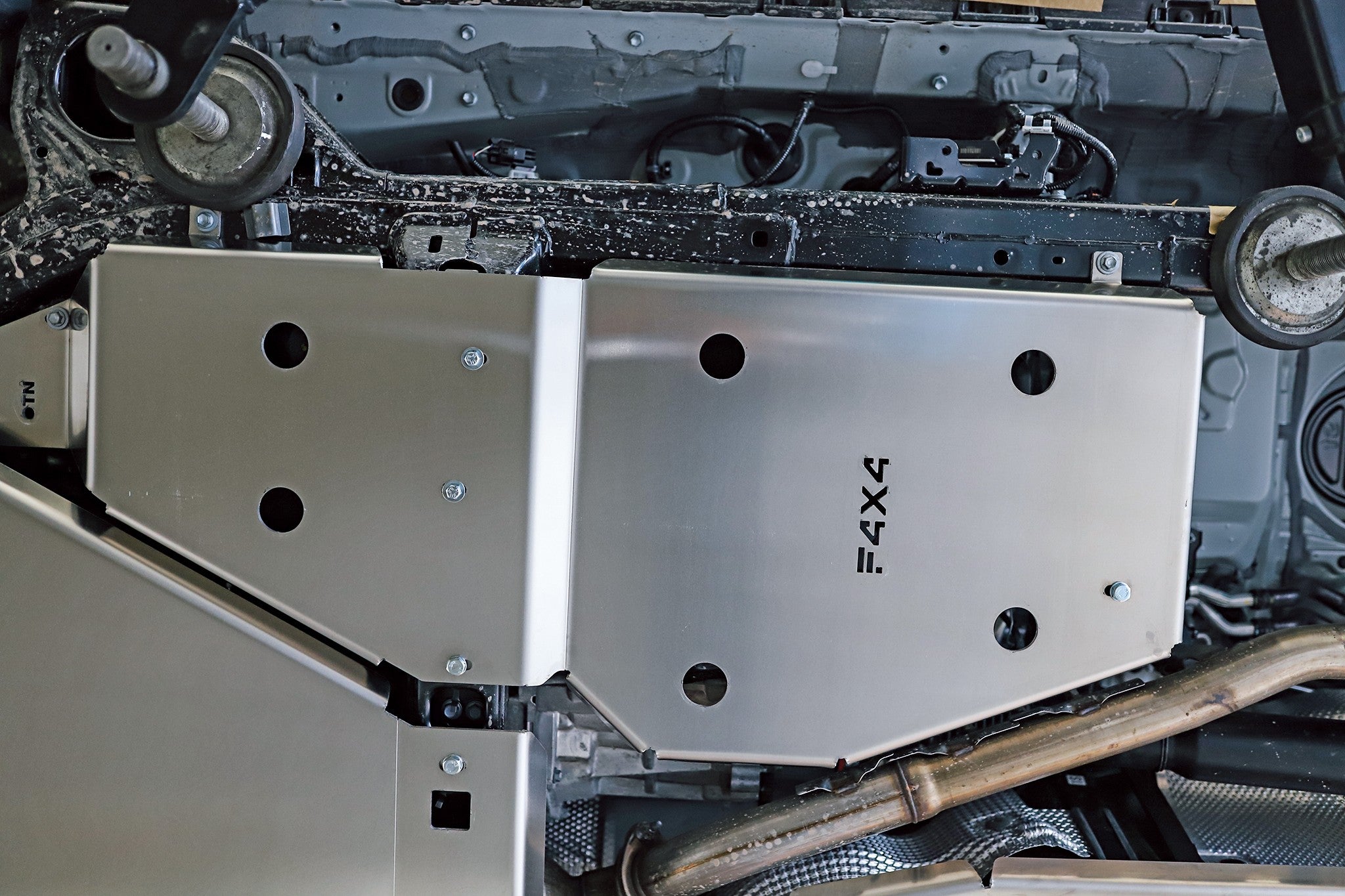 Osłona reduktora i adblue Toyota LCJ250 2024-