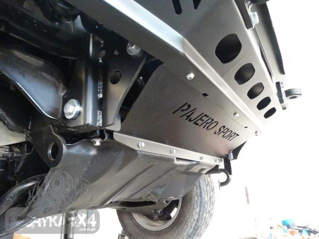 Zderzak przód Mitsubishi Pajero Sport 00-08