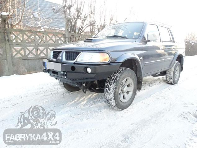 Zderzak przód Mitsubishi Pajero Sport 00-08
