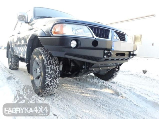 Zderzak przód Mitsubishi Pajero Sport 00-08