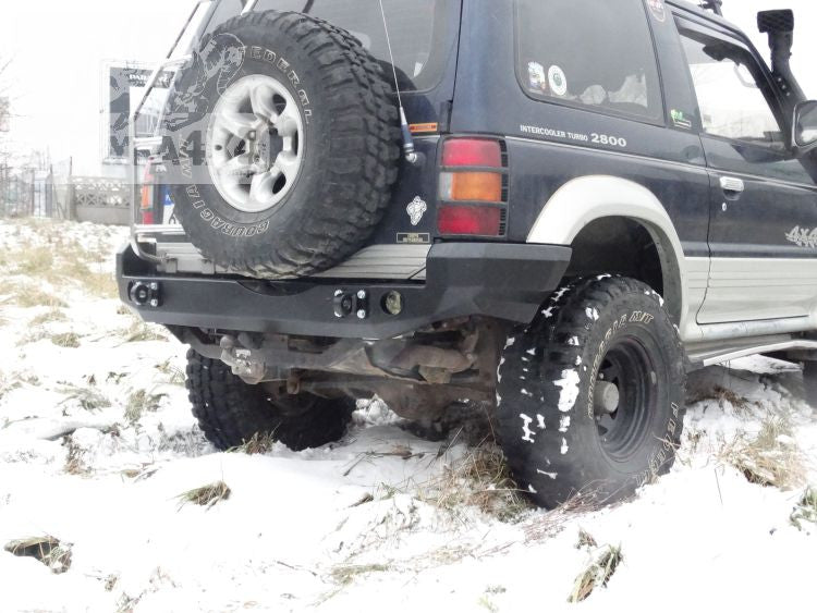 Zderzak tył wersja krótka z poszerzeniami Mitsubishi Pajero II 91-99