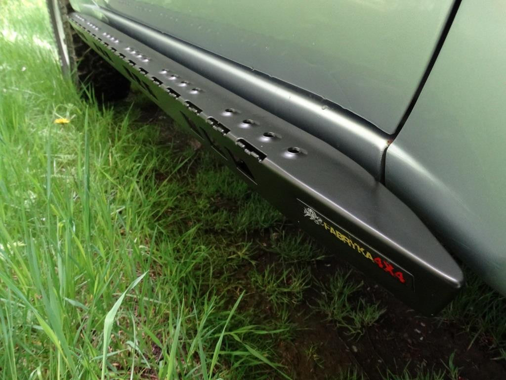 Progi Mitsubishi Pajero III 99-06 wersja 3-drzwiowa diesel