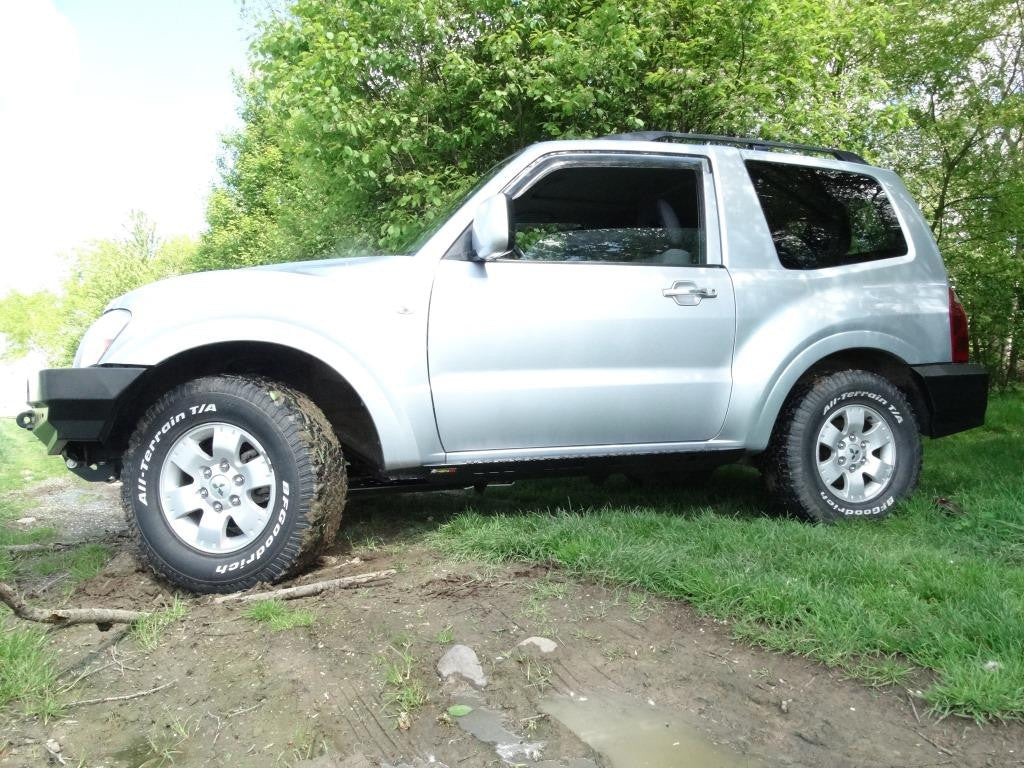 Progi Mitsubishi Pajero III 99-06 wersja 3-drzwiowa diesel