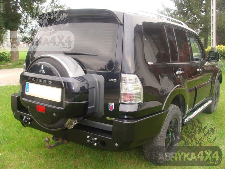 Zderzak tył Mitsubishi Pajero IV 06-15