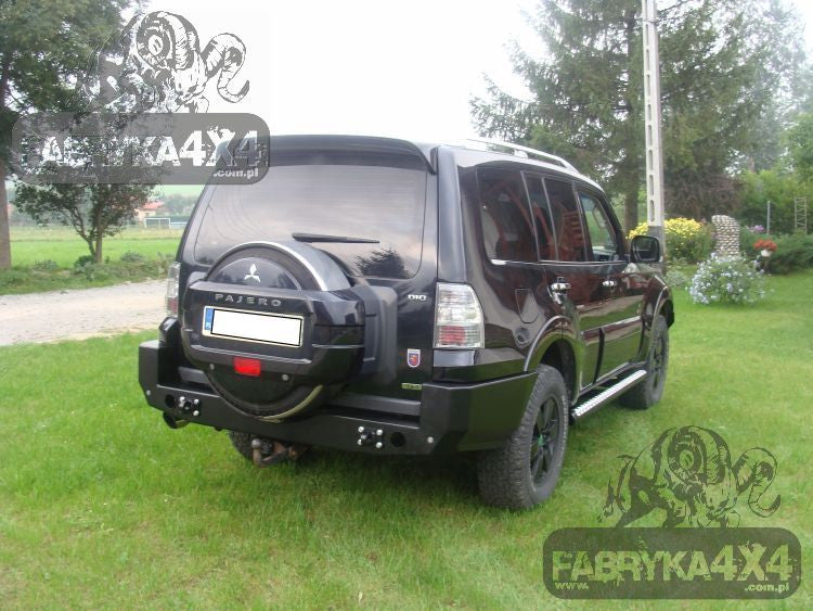 Zderzak tył Mitsubishi Pajero IV 06-15