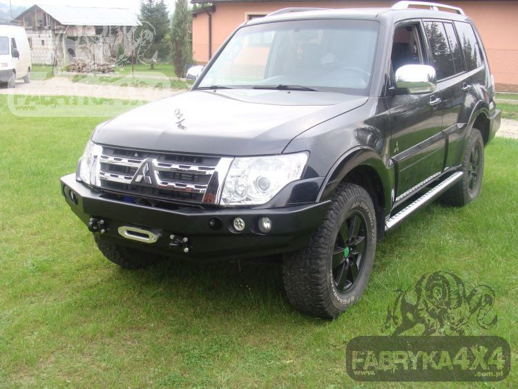 Zderzak przód Mitsubishi Pajero IV 06-15