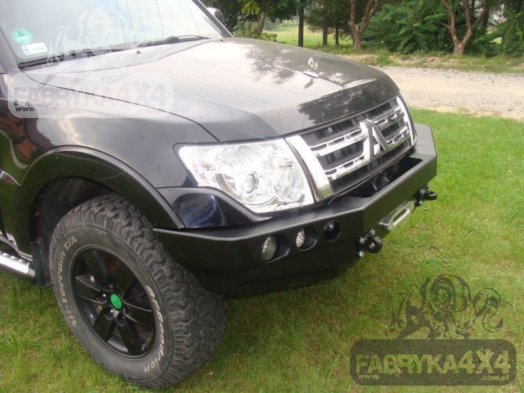 Zderzak przód Mitsubishi Pajero IV 06-15