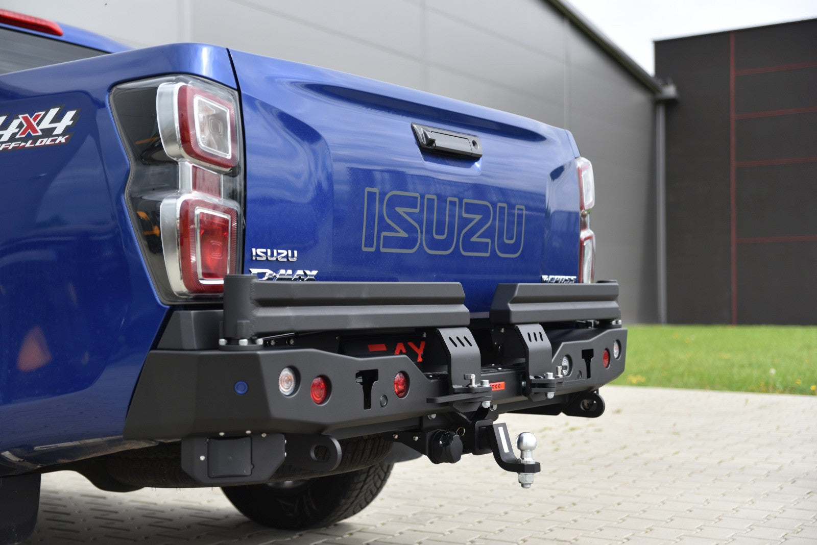 Ramię modułowe lewe Isuzu D-MAX 2020-